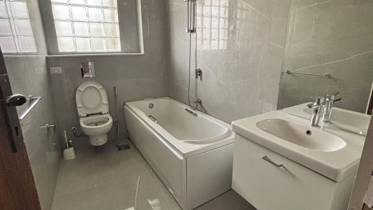 Photo of Bathroom in Al Duqqi