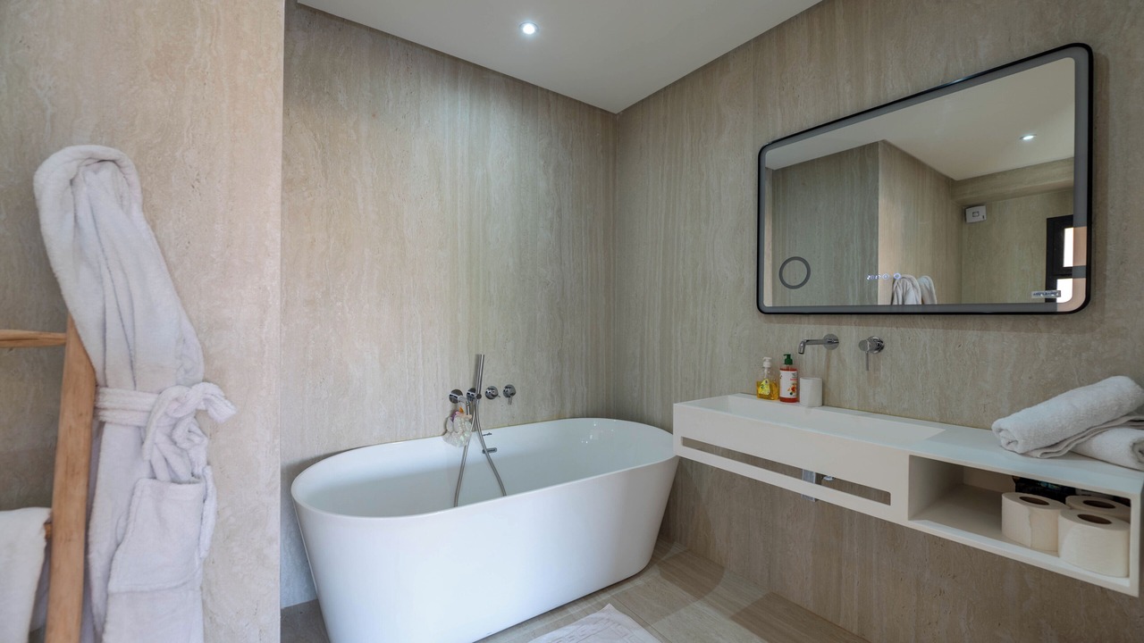 Photo of Bathroom in Targa