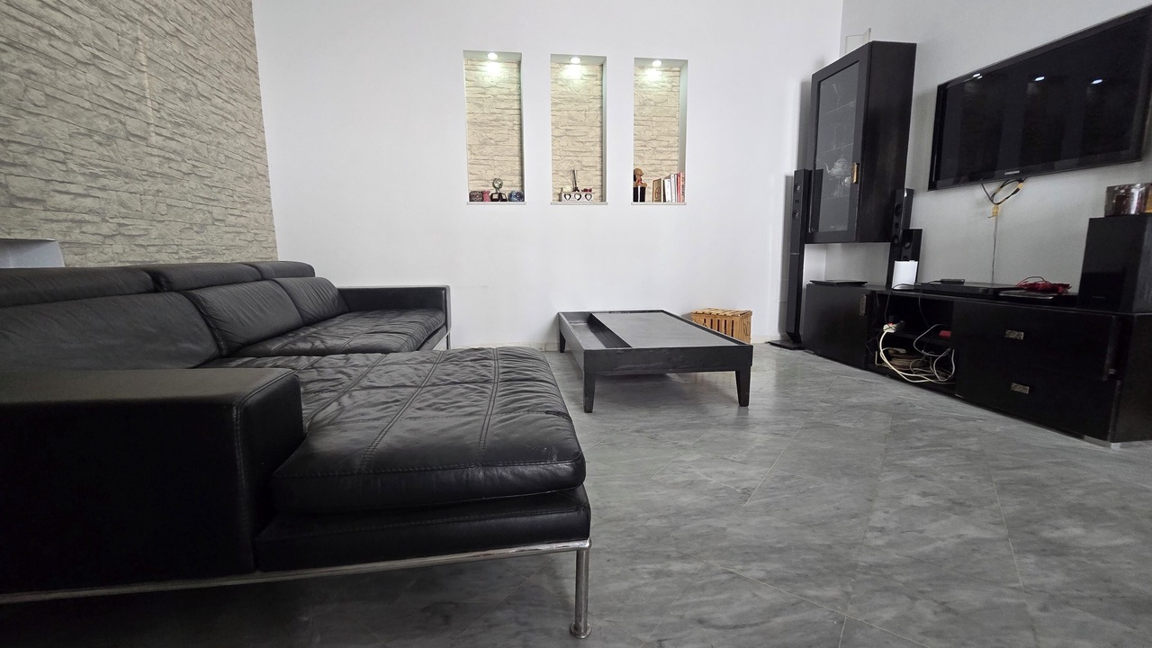 Photo of Livingroom in Eastern Khezama