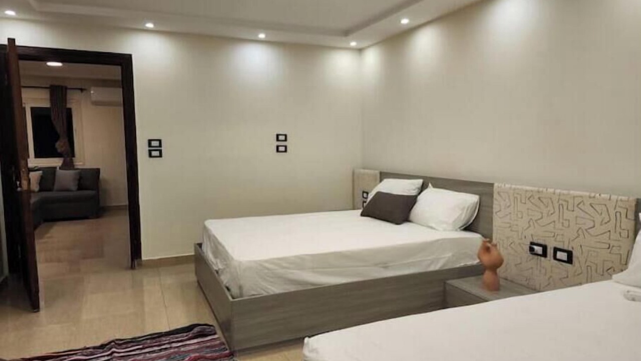 Photo of Bedroom in Pyramids Gardens