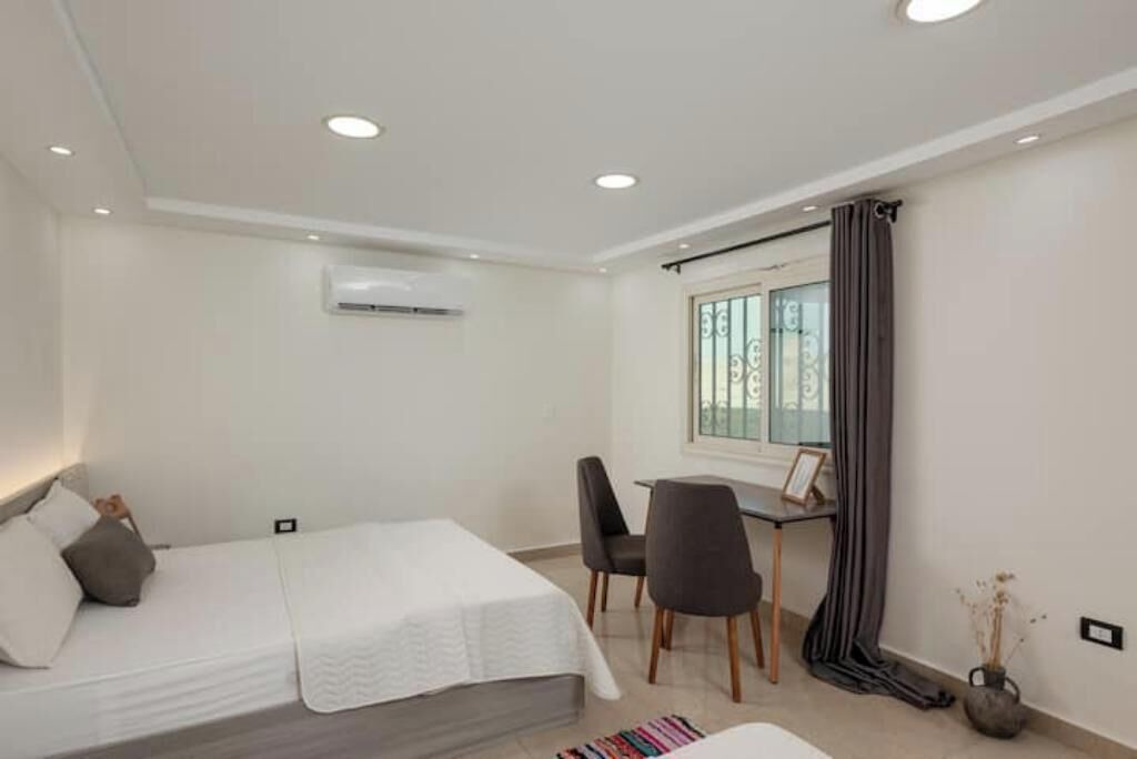 Photo of Bedroom in Pyramids Gardens