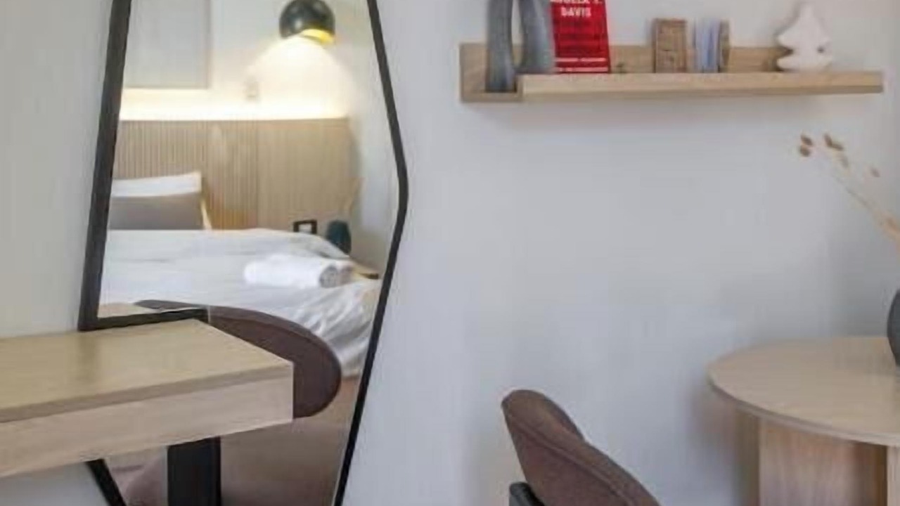 Photo of Bedroom in Pyramids Gardens