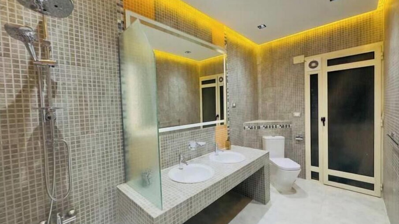 Photo of Bathroom in Al Duqqi