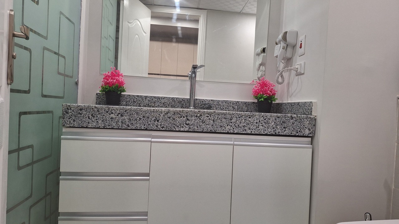 Photo of Bathroom in Corniche Road-Dahar