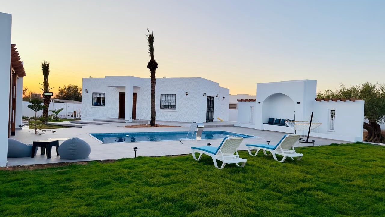 Photo of Outdoor in Erriadh