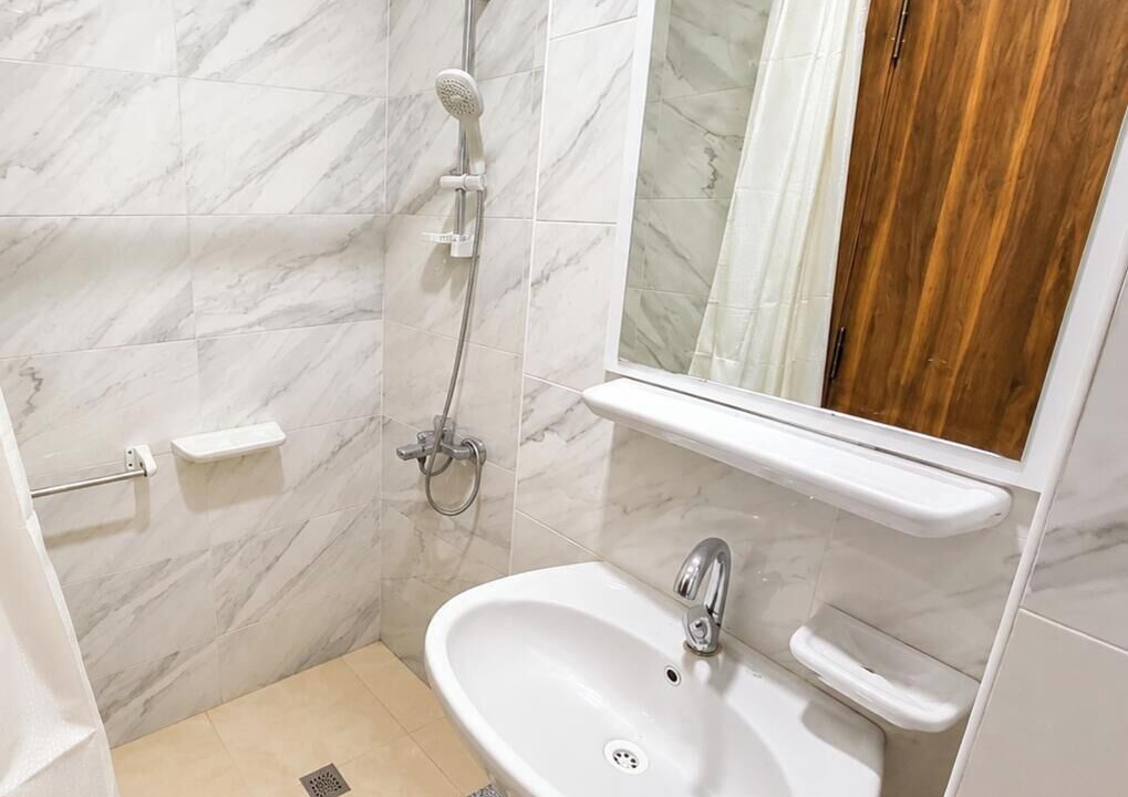 Photo of Bathroom in Corniche Road-Dahar