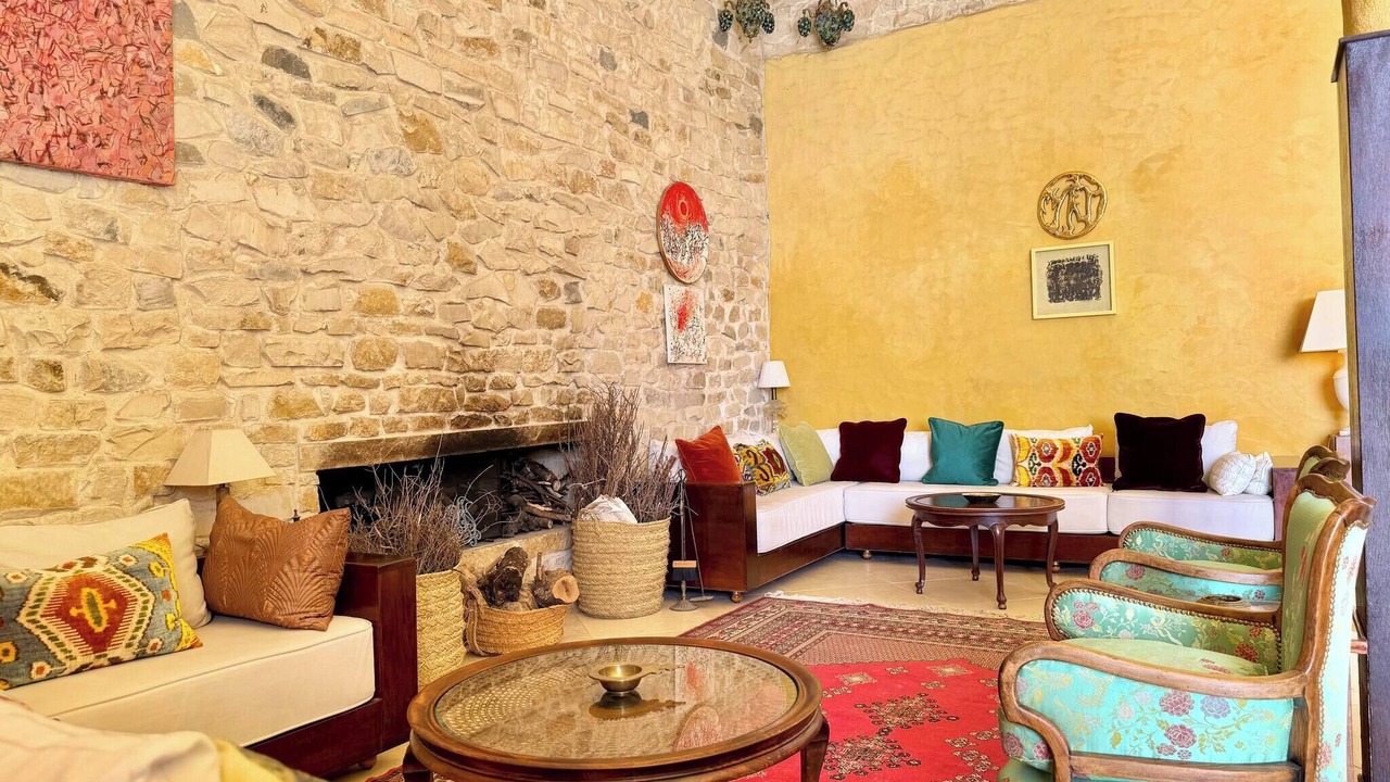Photo of Livingroom in Utica