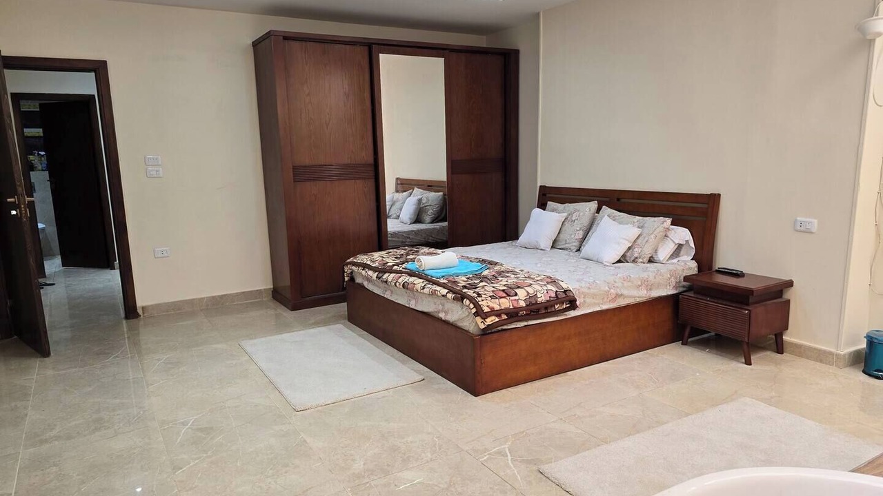 Photo of Bedroom in Pyramids Gardens