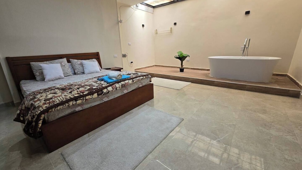 Photo of Bathroom in Pyramids Gardens