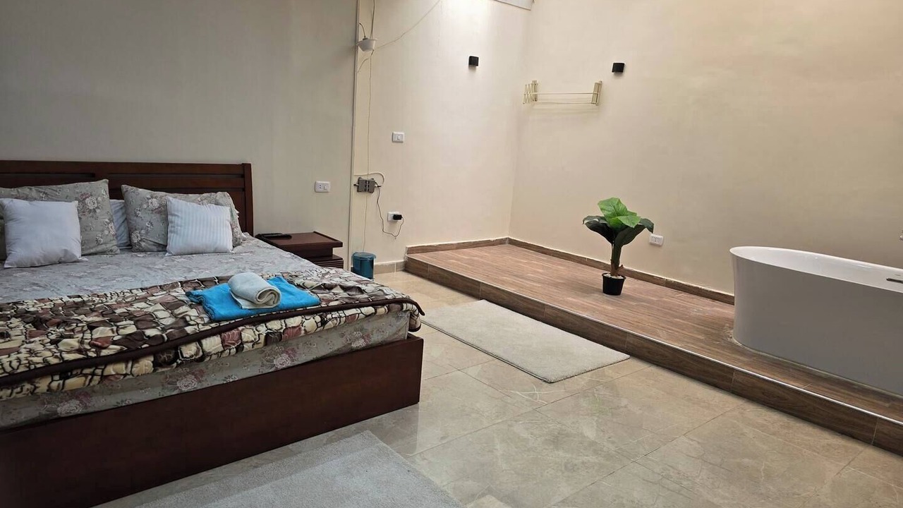 Photo of Bedroom in Pyramids Gardens