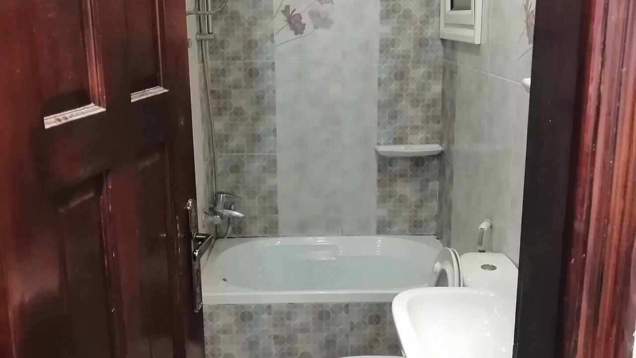 Photo of Bathroom in Pyramids Gardens