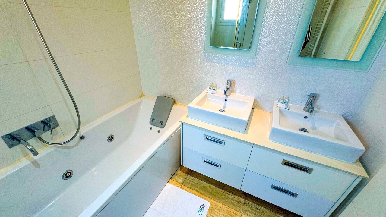 Photo of Bathroom in Les Berges Du Lac II