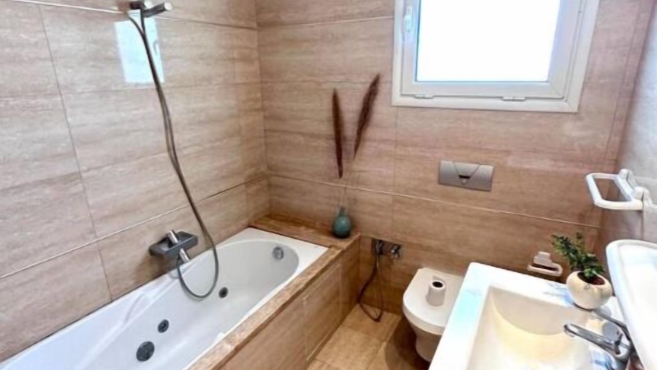 Photo of Bathroom in Jardins De Carthage