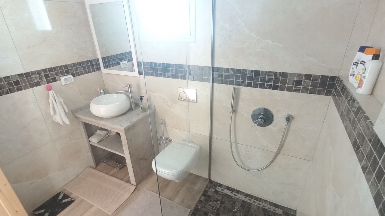 Photo of Bathroom in Aghir
