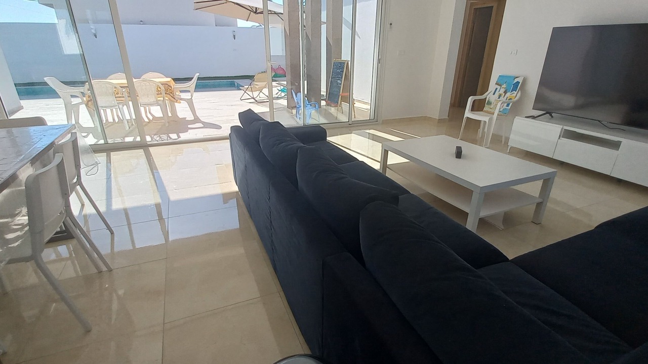 Photo of Livingroom in Aghir