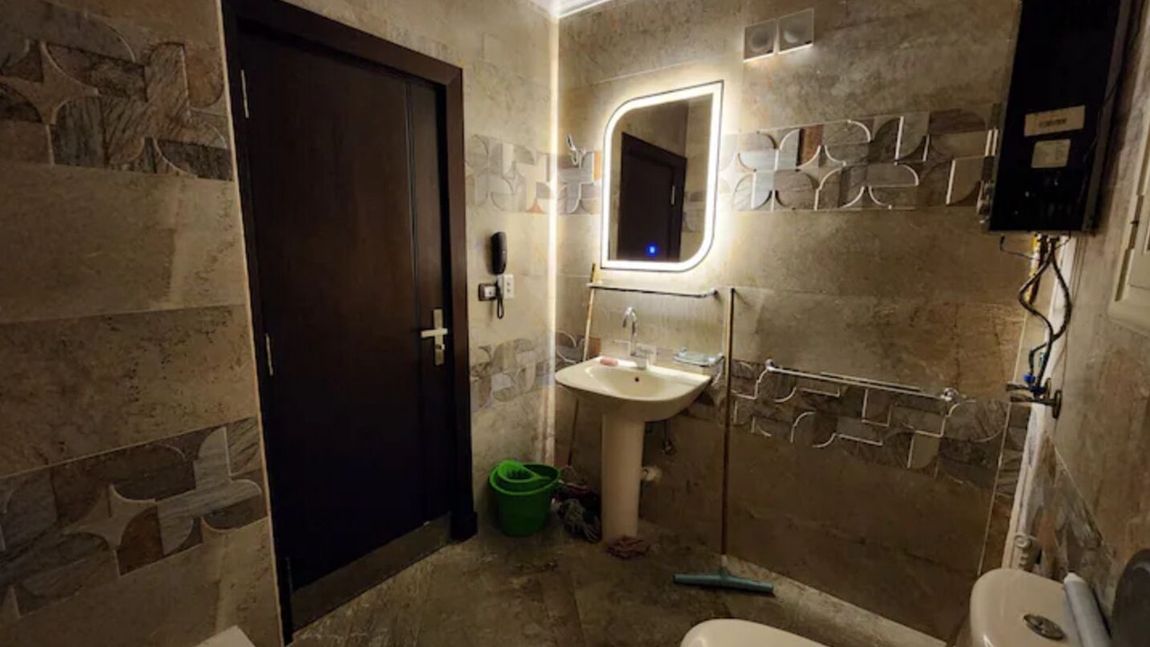 Photo of Bathroom in Al-Basatin