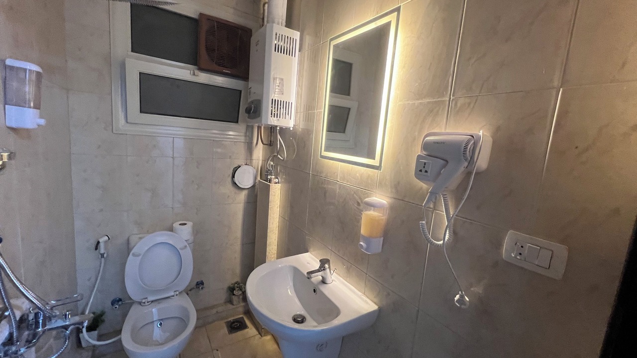 Photo of Bathroom in Garden City