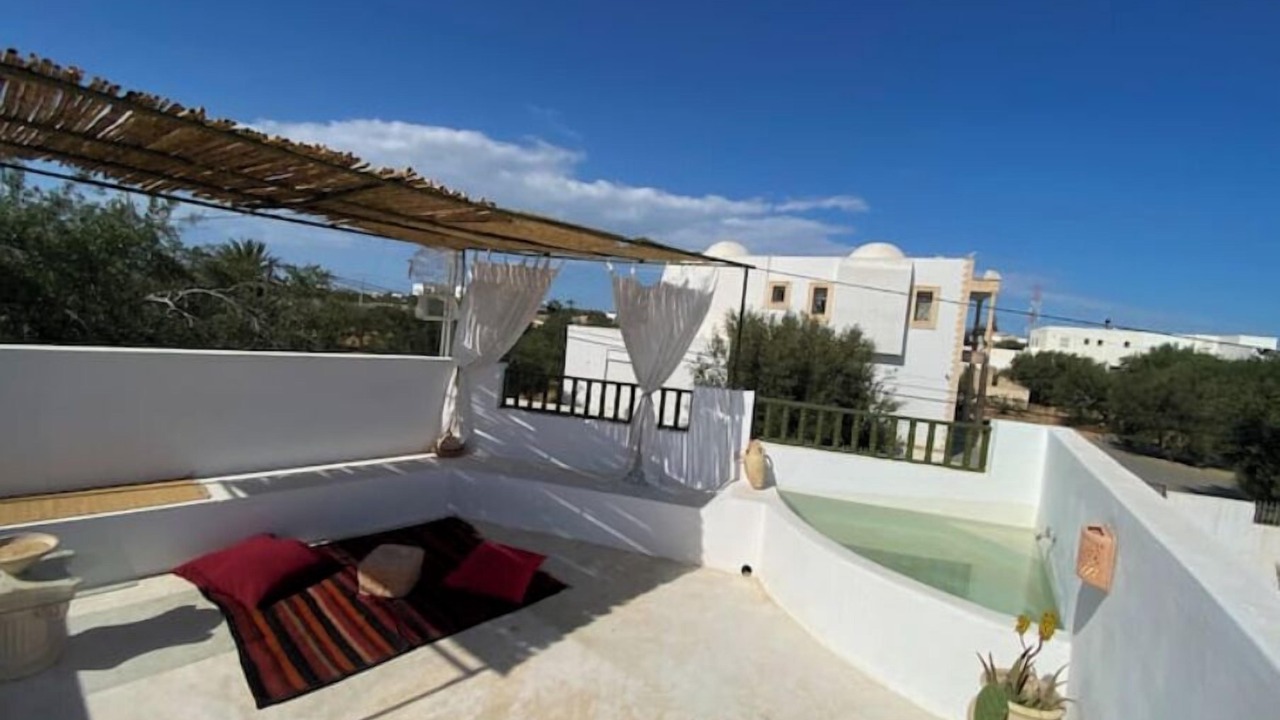 Photo of Outdoor in Erriadh