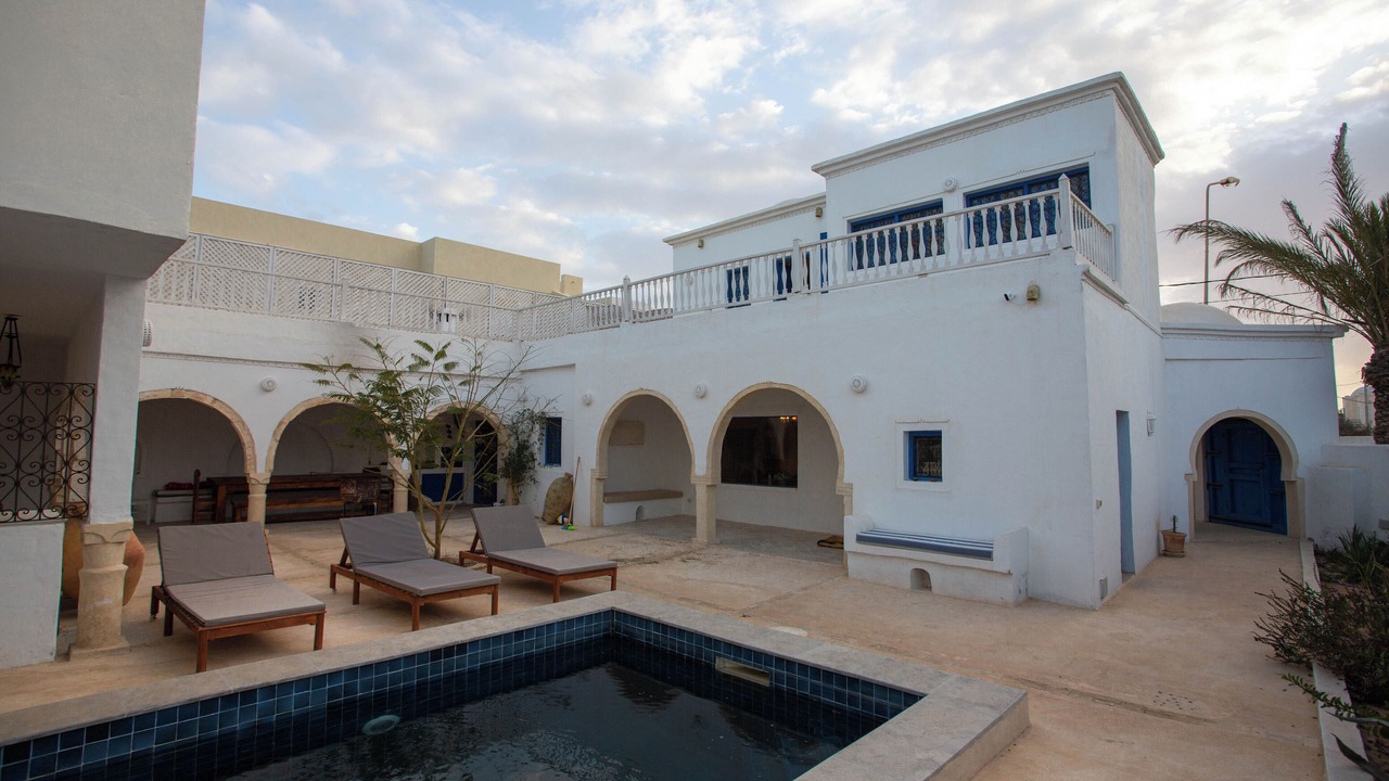 Photo of Outdoor in Erriadh