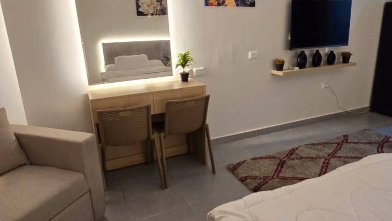 Photo of Bedroom in Corniche Road-Dahar