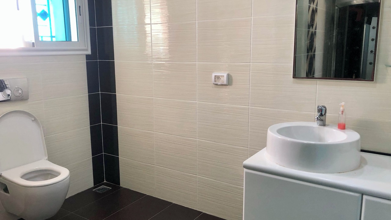 Photo of Bathroom in Gharbi