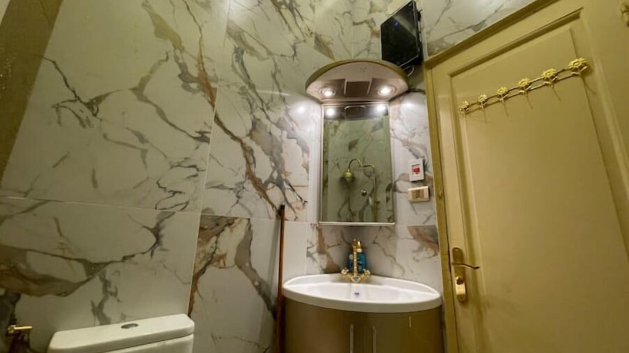 Photo of Bathroom in Garden City