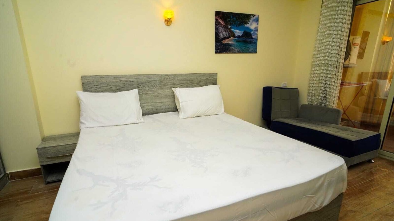 Photo of Bedroom in Corniche Road-Dahar