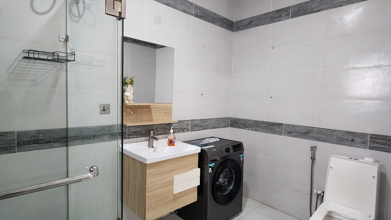 Photo of Bathroom in Ofin