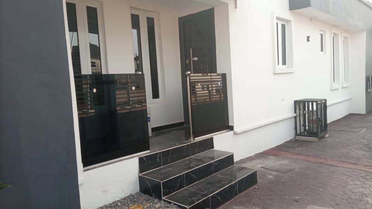 Photo of Others in Ofin