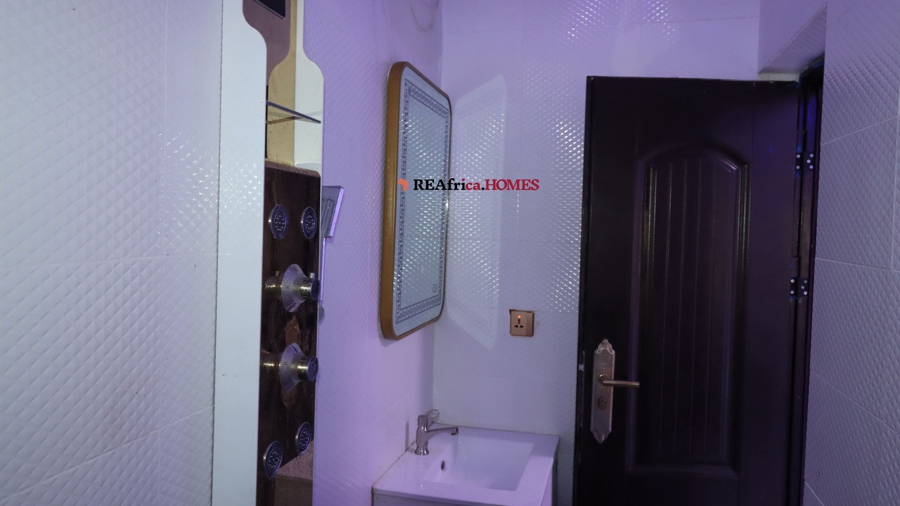 Photo of Bathroom in Edunabon