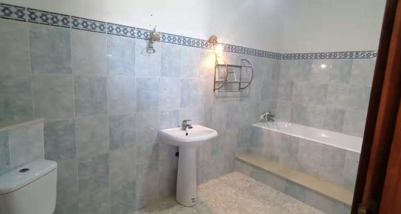 Photo of Bathroom in Rades