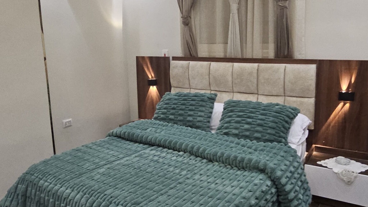 Photo of Bedroom in Pyramids Gardens