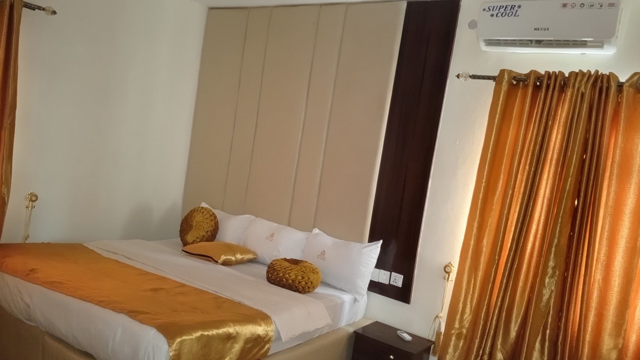 Photo of Bedroom in Edunabon