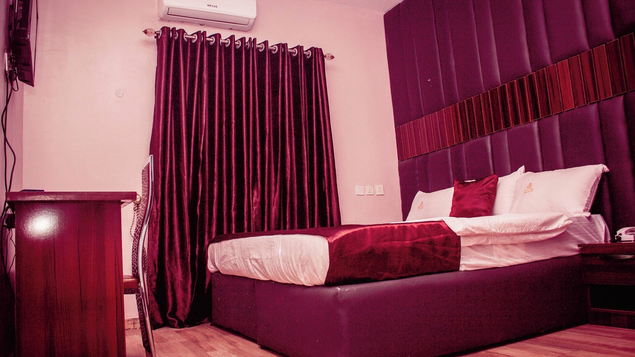 Photo of Bedroom in Edunabon