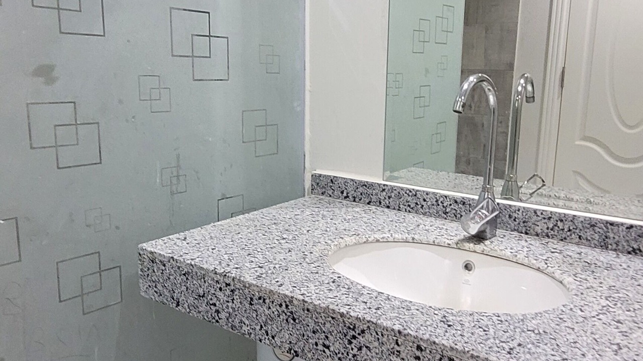 Photo of Bathroom in Corniche Road-Dahar