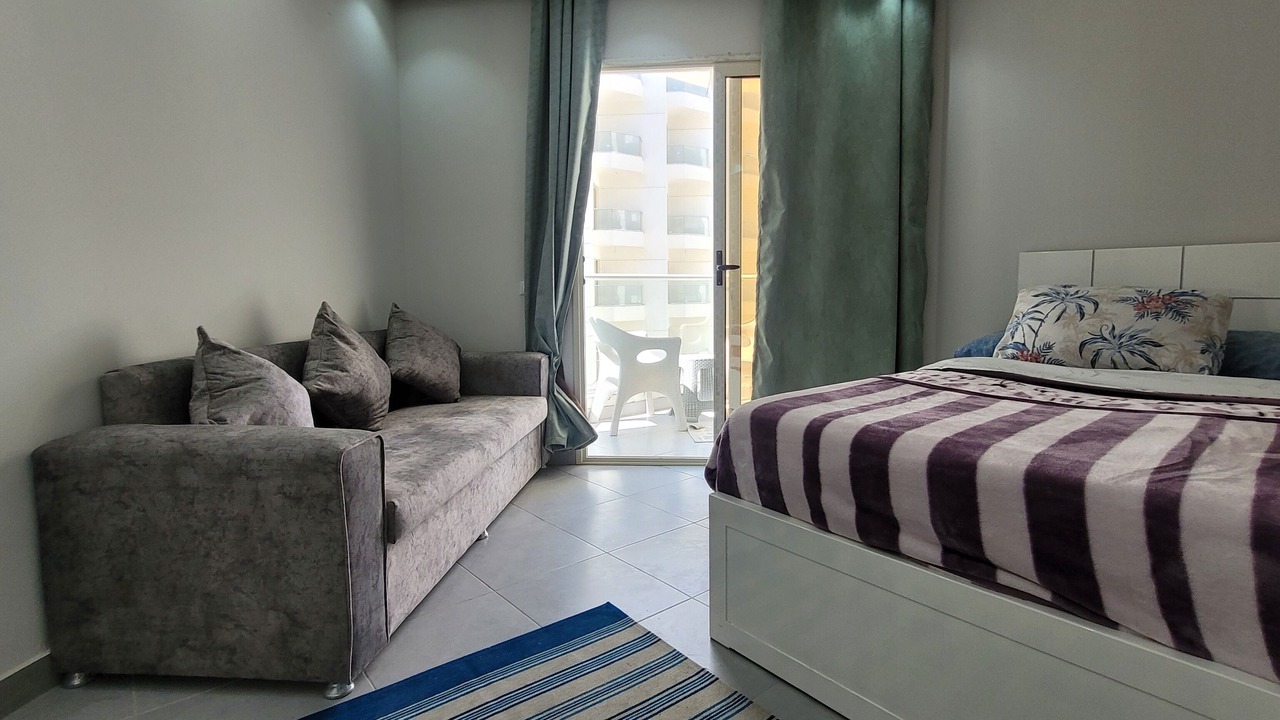Photo of Bedroom in Corniche Road-Dahar
