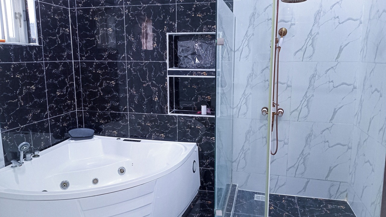 Photo of Bathroom in Ofin