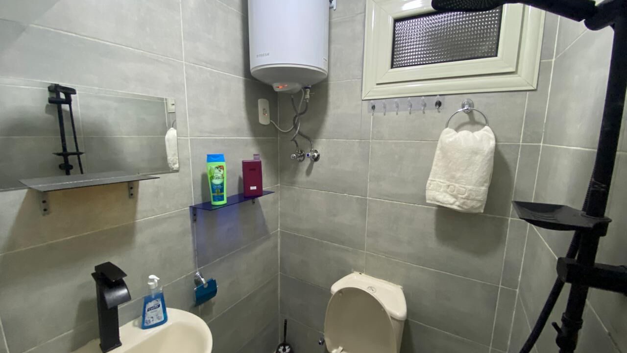 Photo of Bathroom in Pyramids Gardens