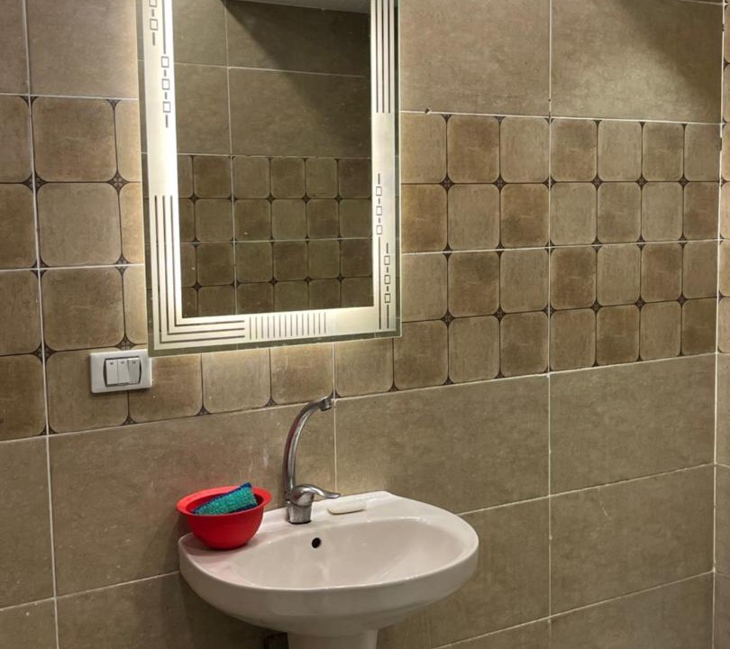 Photo of Bathroom in Pyramids Gardens