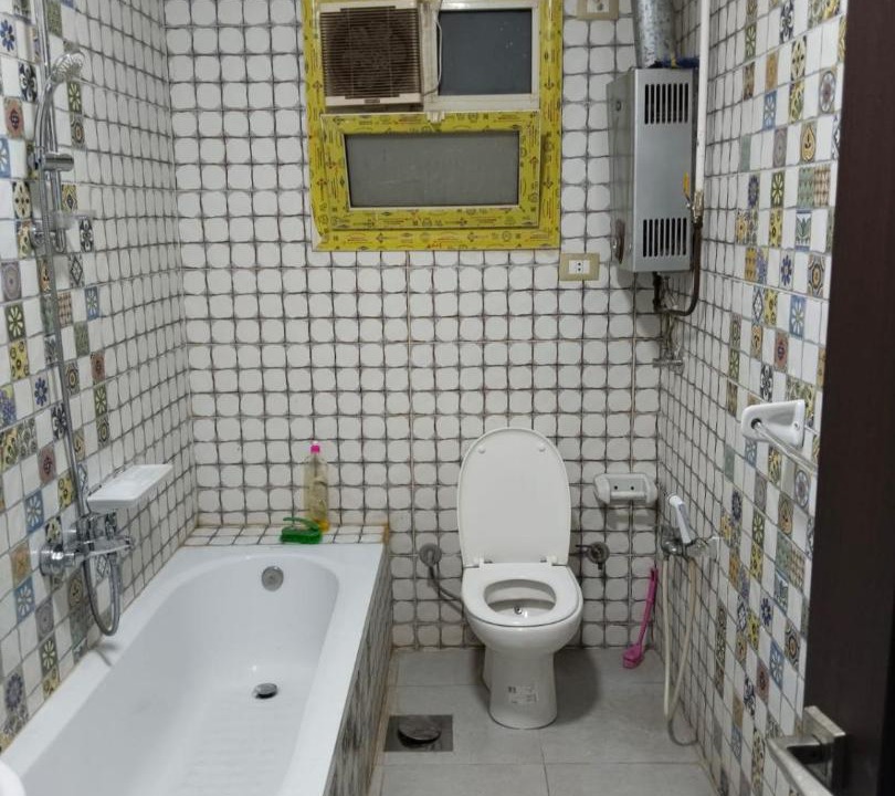 Photo of Bathroom in Pyramids Gardens