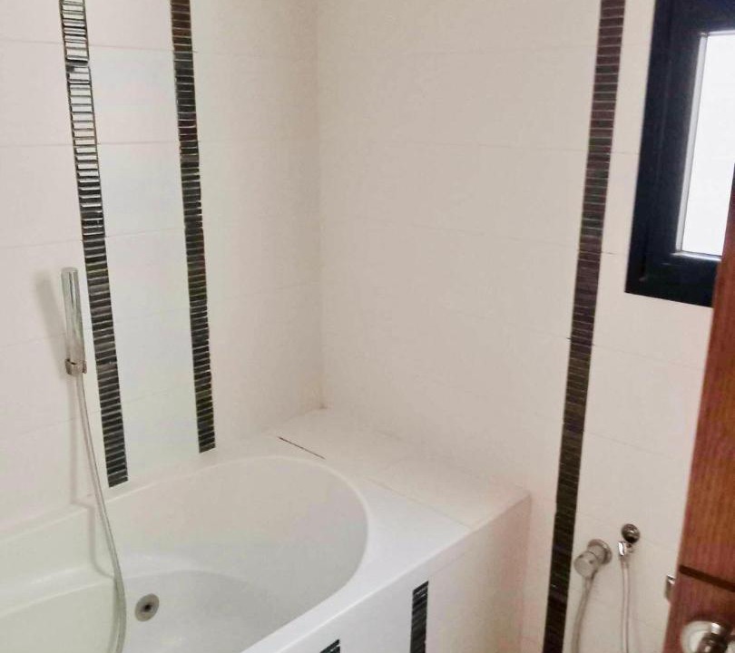 Photo of Bathroom in Sqanes