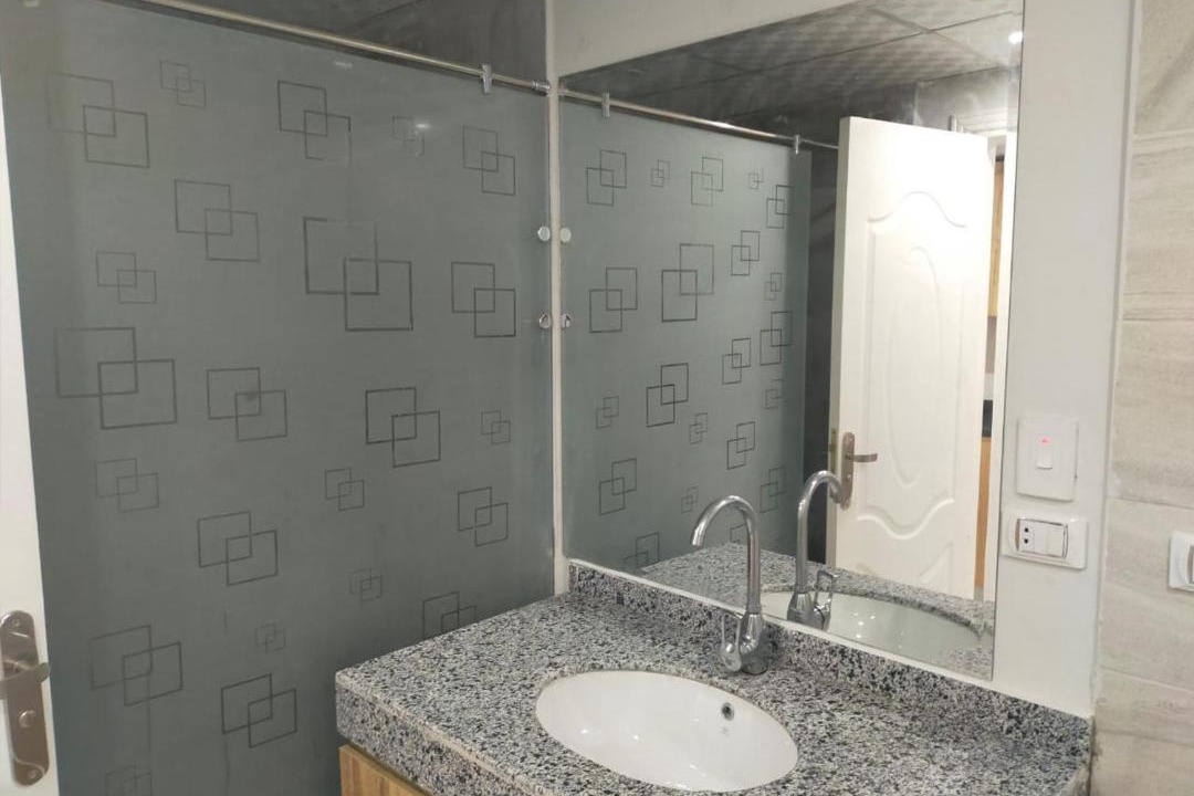 Photo of Bathroom in Corniche Road-Dahar