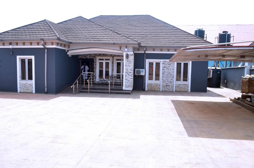 Photo of Buildings in Oba Ile