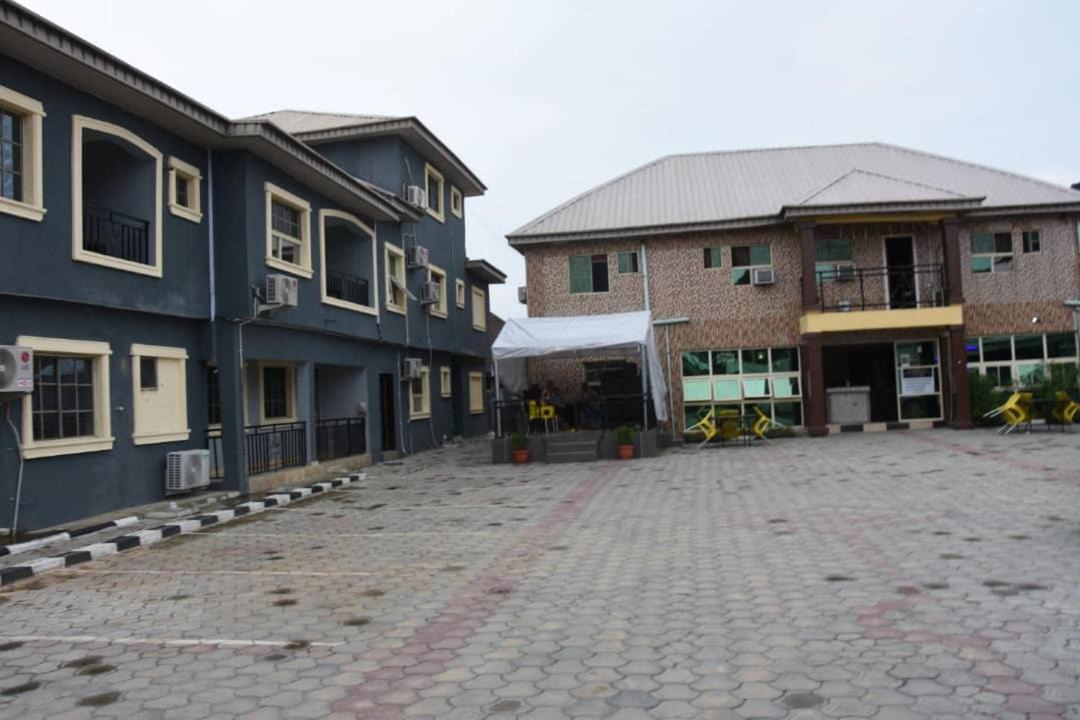 Photo of Buildings in Epetu