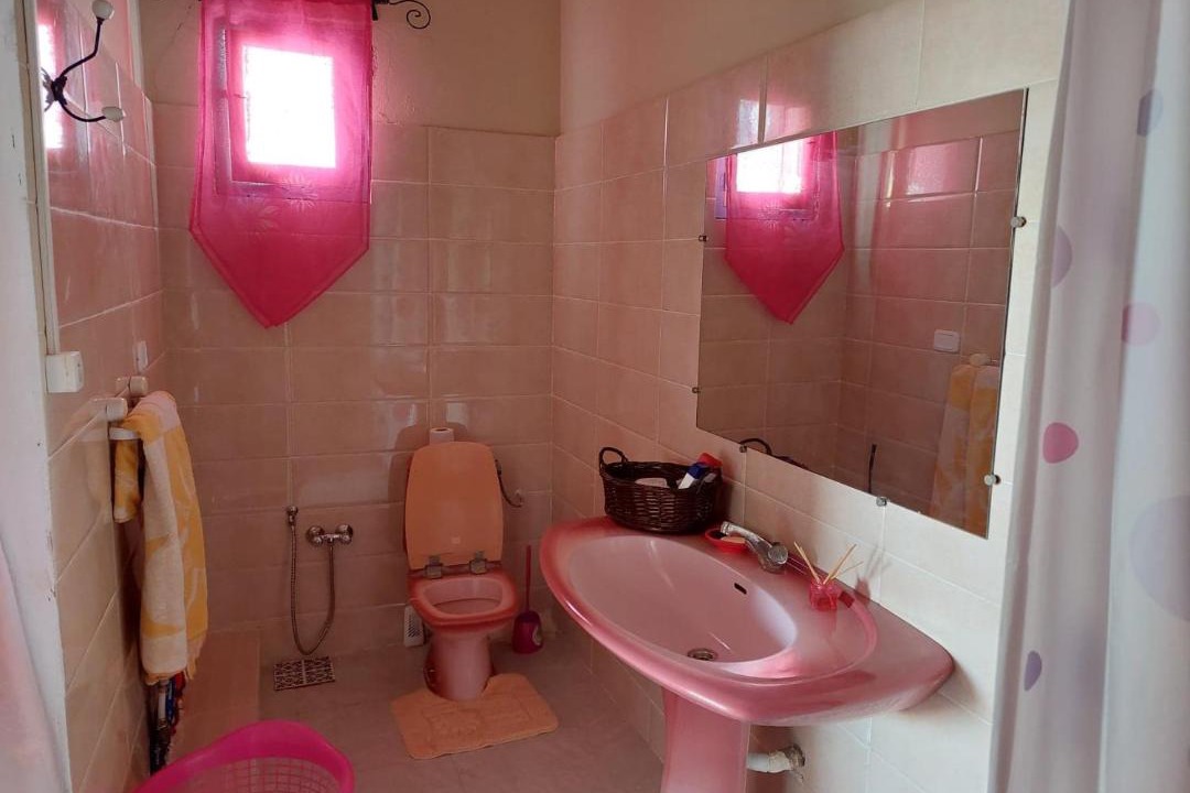 Photo of Bathroom in Sakiet Eddaier