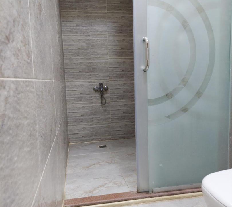 Photo of Bathroom in Pyramids Gardens