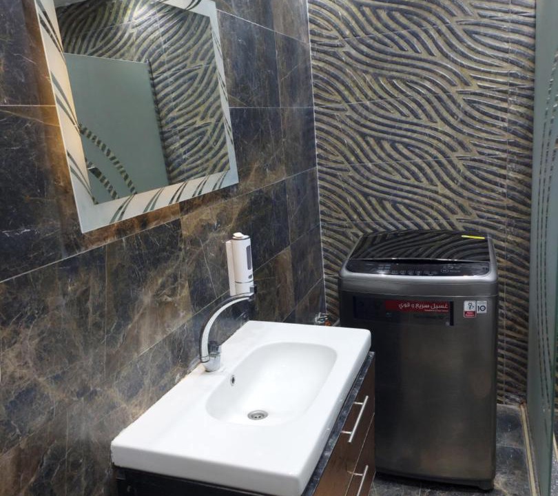 Photo of Bathroom in Pyramids Gardens