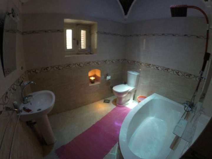 Photo of Bathroom in Tunis Village