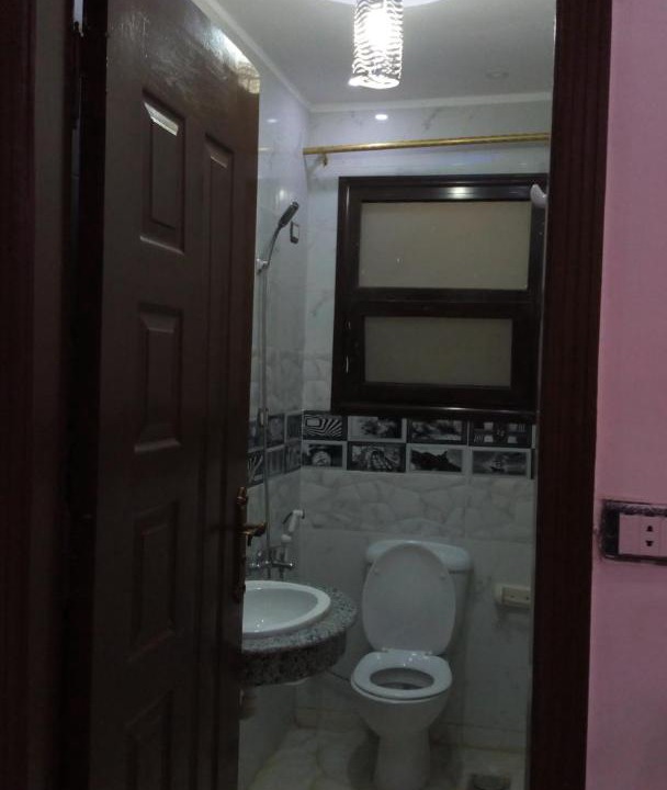 Photo of Bathroom in Pyramids Gardens