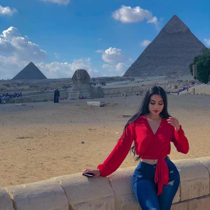 Photo of Human In Picture in Pyramids Gardens